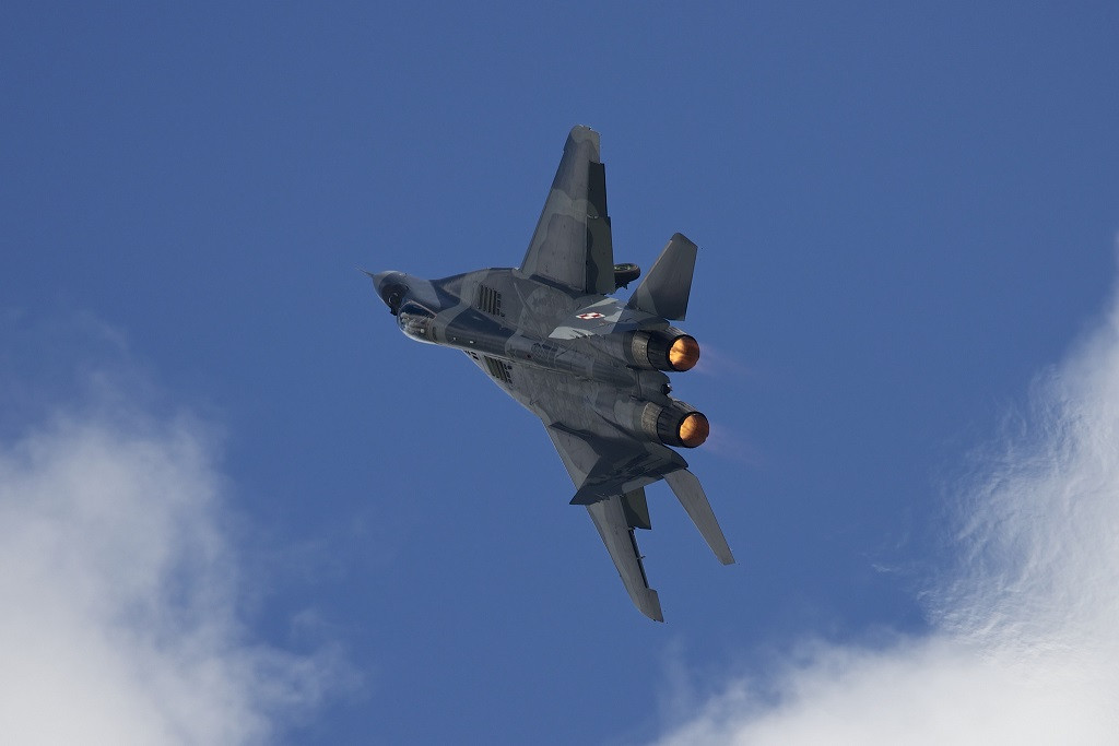 Un avion militar s-a prăbuşit în Polonia. Pilotul nu a reuşit să se salveze