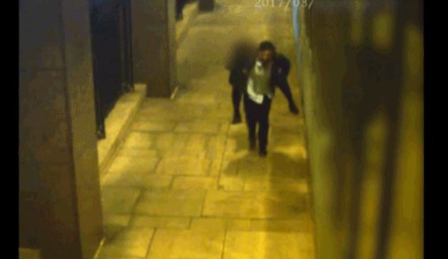 Momentul în care un violator își cară în spate victima înainte de agresiune. Pedeapsa primită