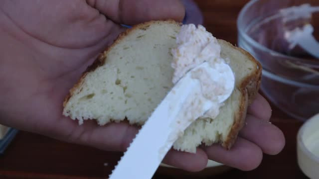 Salata tradiţională cu icre de crap, un nou produs românesc recunoscut şi protejat în UE