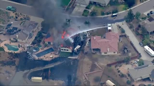 Incendii devastatoare în SUA din cauza caniculei. O persoană a murit