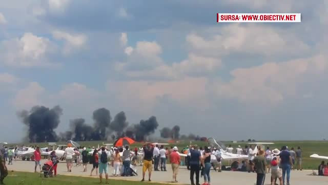 Momentul în care avionul MIG s-a prăbușit la Fetești. Câmpul a ars pe câteva mii de metri pătrați