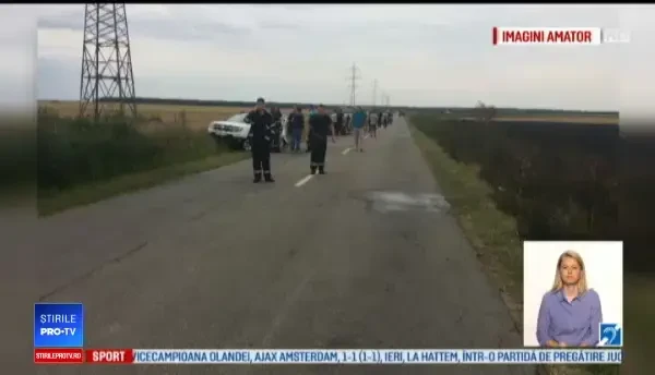 Accident în lanț, cu 4 mașini. Un automobil a luat foc după ce a fost lovit de un TIR