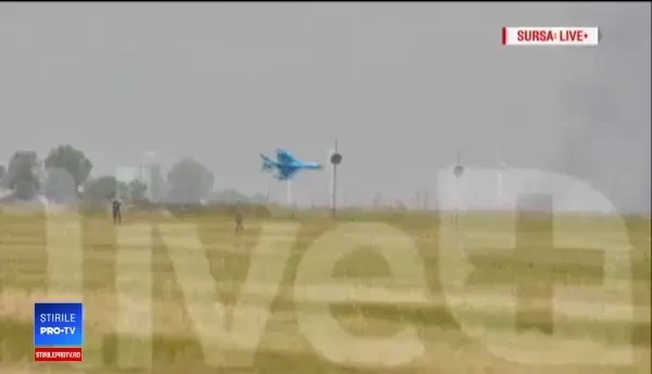 Momentul în care avionul MIG a intrat în impact cu solul. Soția pilotului s-a recules la locul tragediei