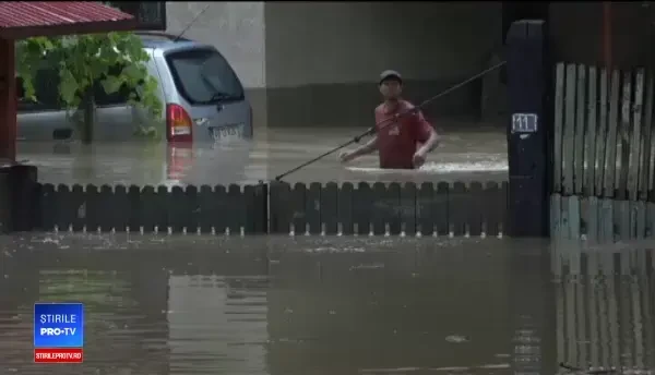Alertă în toată România, din cauza inundațiilor. Meteorologii spun că este doar începutul