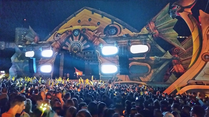 Incident la Neversea. Mii de oameni au scandat împotriva PSD după o pană de curent