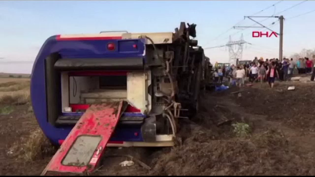 Accident feroviar în Turcia. Sunt 24 de morți și 318 răniți