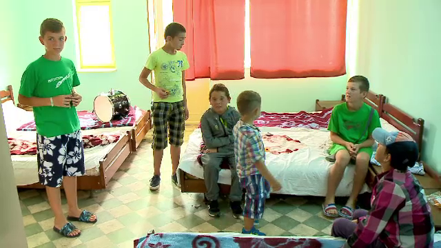 Pe litoralul românesc funcționează doar trei tabere de stat. Condițiile în care își petrec copiii vacanța