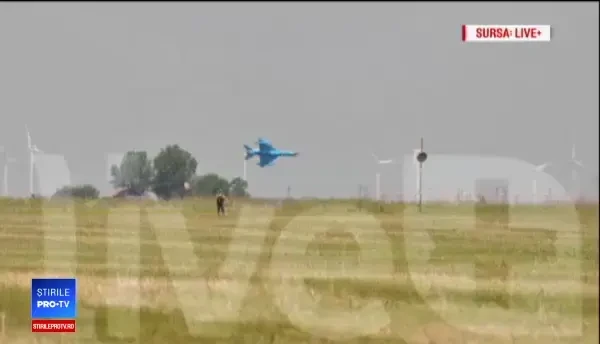 Variantele de anchetă în cazul MIG-ului prăbușit la Fetești. Epava, ridicată bucată cu bucată