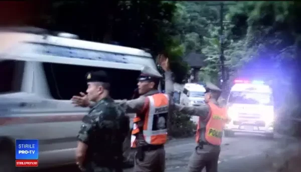 Una dintre cele mai periculoase operațiuni din istorie. 4 copii încă sunt în peșteră