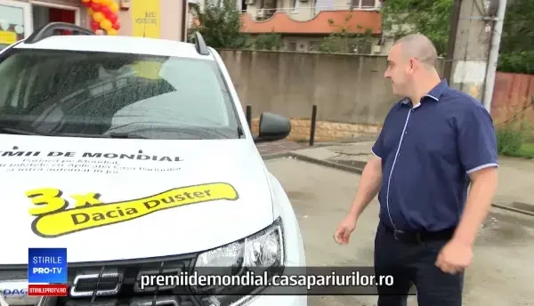 Primul câştigător din campania Premii de Mondial. Biletul care i-a adus o maşină