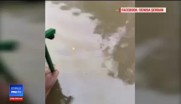 Explicaţiile autorităţilor pentru inundaţia din Capitală: ”O astfel de ploaie loveşte la 10 ani”