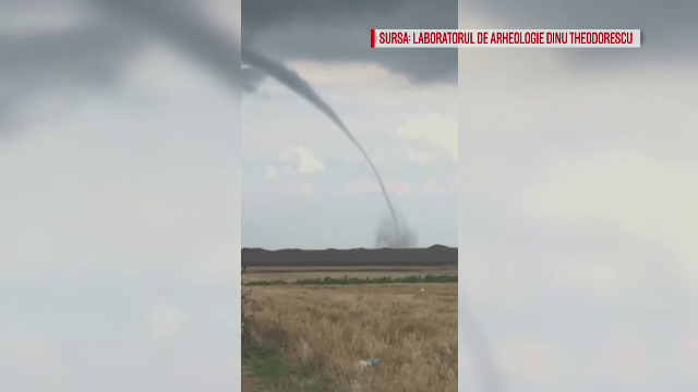 O întreagă familie luată de viitură, în Tulcea. Cum au fost găsiți cei 4 membri