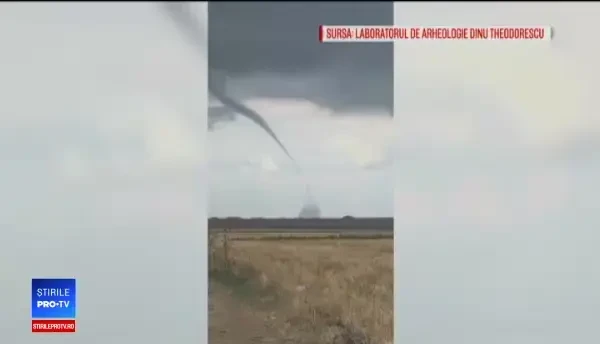 O întreagă familie luată de viitură, în Tulcea. Cum au fost găsiți cei 4 membri