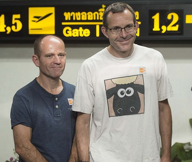 Recompensa primită de cei doi scafandri englezi care au ajutat la salvarea copiilor blocați în peșteră