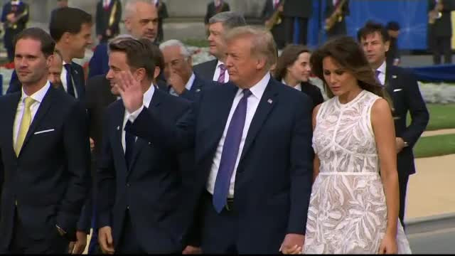 Liderii NATO au reconfirmat angajamentul de a creşte investiţiile în armată