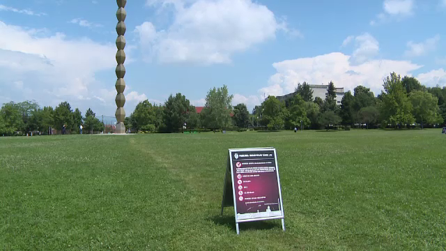 Deși în teorie e păzită non stop, Coloana Infinitului a fost din nou vandalizată