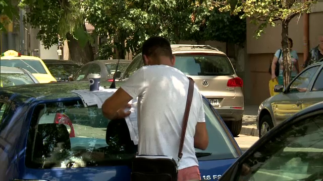 Coșmarul ”declarației unice”. Site-ul ANAF a picat, iar sute de oameni au format coadă la Fisc