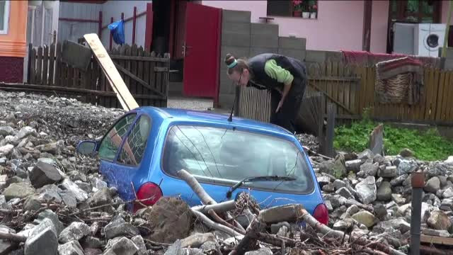 Românii afectați de inundații ar putea să nu primeasă despăgubiri, chiar și dacă au poliță