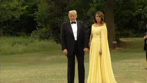Donald și Melania Trump, întâmpinați de Theresa May, la prima vizită oficială în Marea Britanie