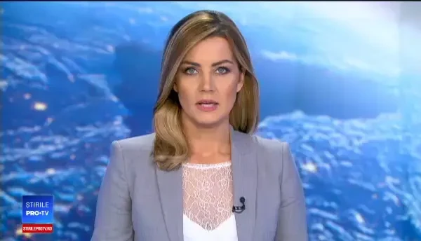 O fată care ar fi făcut gălăgie pe scara unui bloc, lovită cu o secure de un bărbat