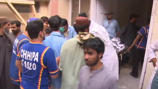 Atentat cu 128 de morţi, în Pakistan, la un miting electoral. Cine l-ar fi comis