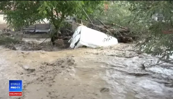 Prăpăd în Alba, după cele mai mari debite ale apelor din ultimii 150 de ani