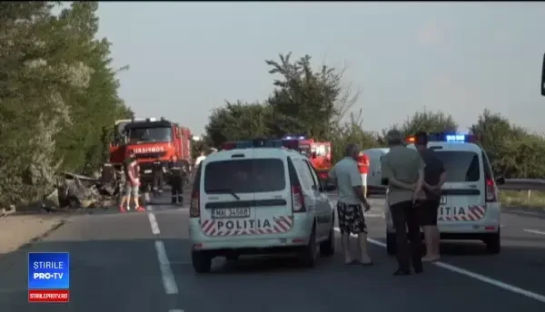 Un autoturism cu GPL a luat foc, în urma unui accident rutier. Starea victimelor
