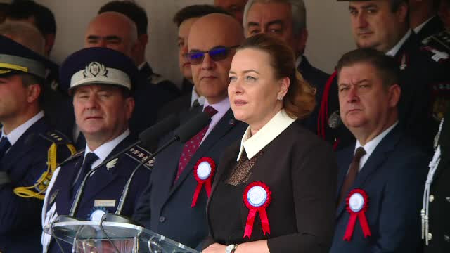 Discursul lui Carmen Dan, întrerupt cu aplauze de absolvenții Academiei de Poliție