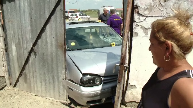 Tânărul care şi-a călcat verişoara cu maşina, salvat cu mascaţii de rudele ce voiau să-l linşeze