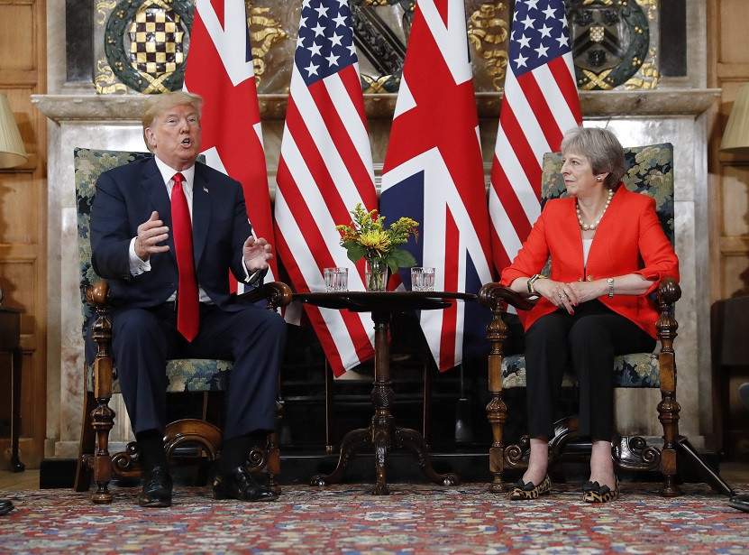 Theresa May: Trump mi-a cerut să dau în judecată UE în loc să negociez Brexit-ul