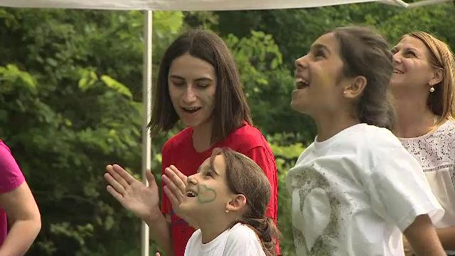 Copiii bolnavi de cancer uită de suferințe, pentru o săptămână, la MagiCAMP: „Totul e optimist”