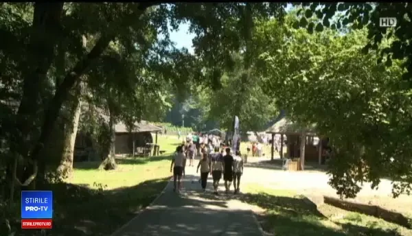 Reacția unei turiste din Asia după ce a gustat varză călită