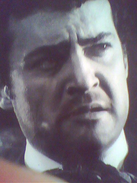 Actor găsit mort în locuinţa sa din Pitești. Ce suspectează anchetatorii