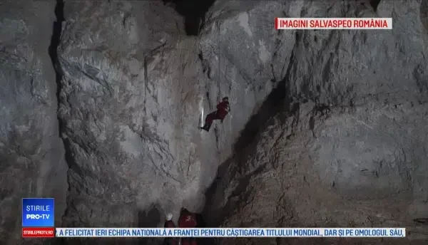 Exercițiu de salvare în Peștera Cetățile Ponorului. Au participat 52 de speologi