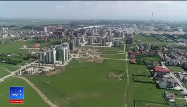 Situația în care au ajuns mii de oameni care s-au împrumutat pe viață pentru o locuință. Trotuare nu sunt, asfalt nu e