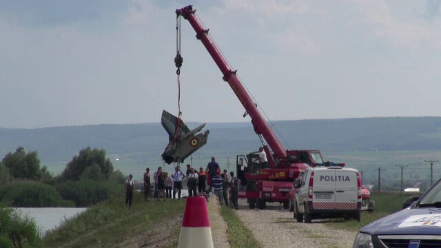 Coada avionului prăbușit, IAR 99-Șoim, recuperată. Martor: "A bubuit odată”