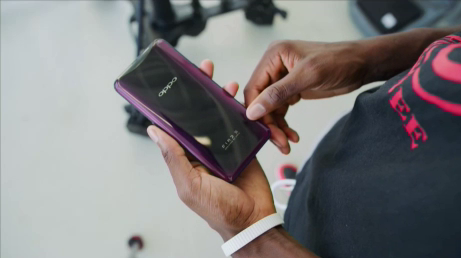 iLikeIT. Telefonul cu cameră motorizată produs de chinezi