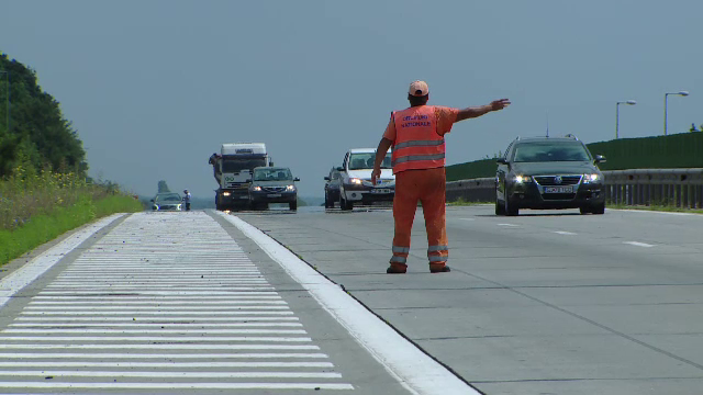 Trafic spre mare deviat prin parcare. Limită de 80 km/ h pe A2 din cauza denivelărilor