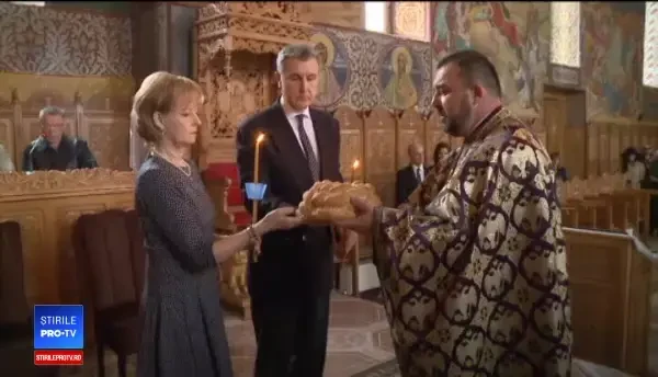 Opt decenii de la moartea Reginei Maria. Slujbă de comemorare la Săvârșin