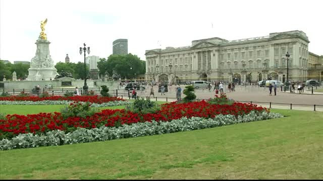 Palatul Buckingham poate fi vizitat de turiști până la sfârșitul lunii septembrie