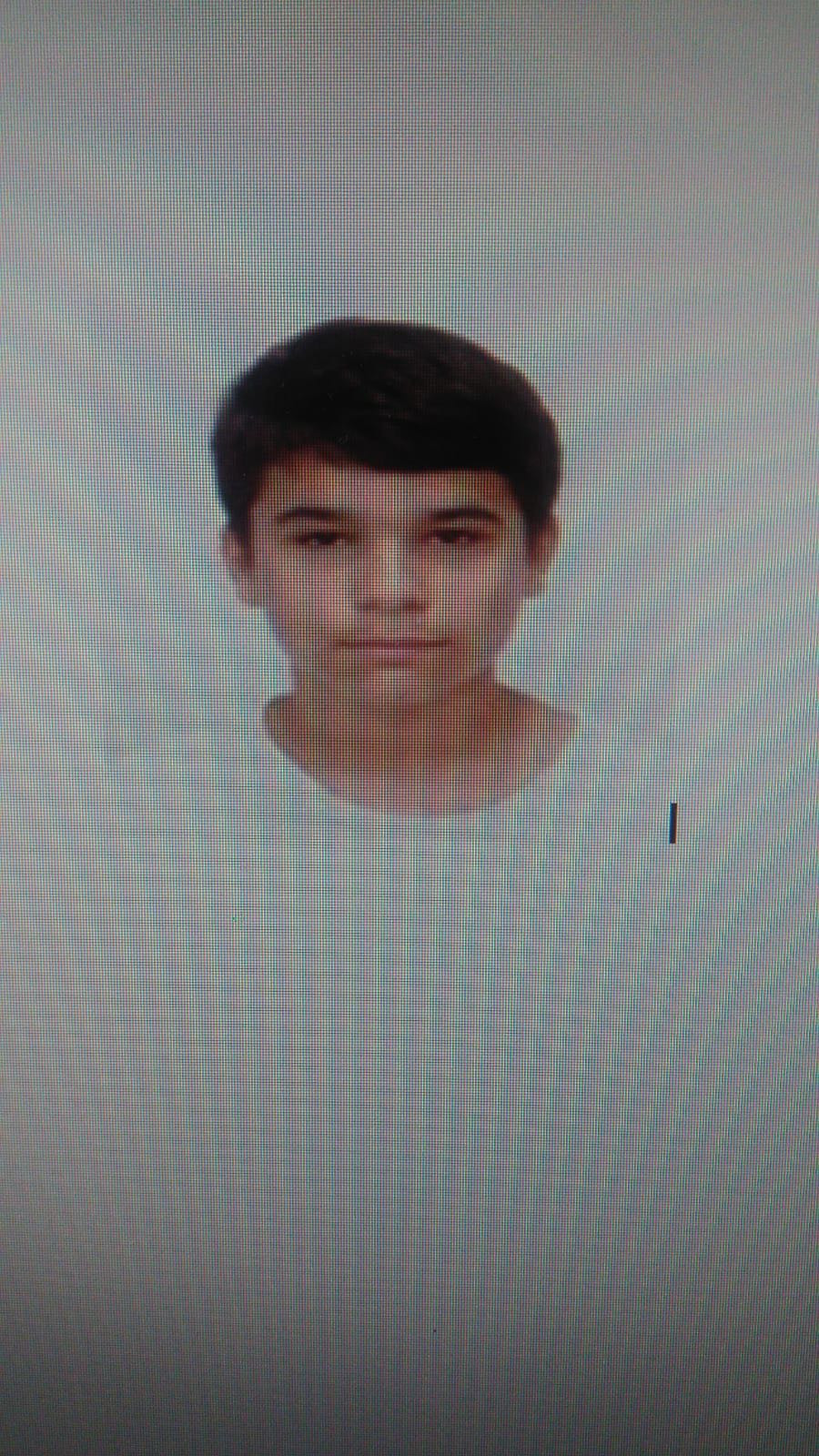 Căutat de poliție. Un băiat de 15 ani din județul Prahova și-a violat fratele, care are 4 ani