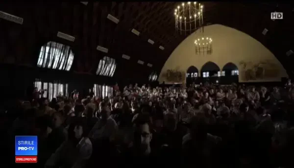 Un sat din Transilvania dă o lecţie de cultură. 15.000 de spectatori la un festival de teatru, carte şi film