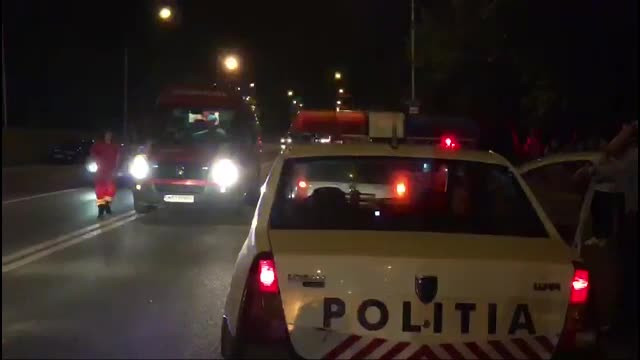 Un tânăr a fost lovit de o mașină în timp ce traversa pe trecere. Explicația șoferului