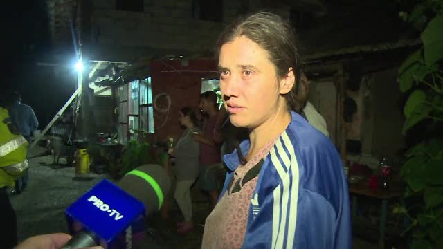 Un bărbat a murit electrocutat în fața soției, după ce s-a sprijinit de o priză