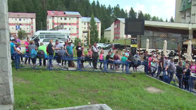 S-a redeschis telecabina din Bușteni. Oamenii au stat ore întregi la coadă pentru a ajunge la Babe și Sfinx