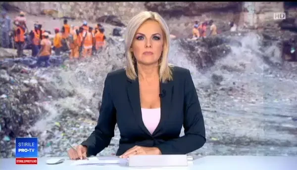 Imagini șocante. Marea, acoperită de un strat de deșeuri atât de gros că nu se vedea apa