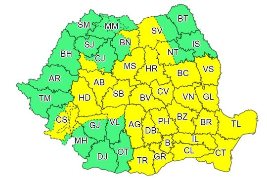 Jumătate din țară se află sub cod galben de ploi. Inundații grave în mai multe orașe