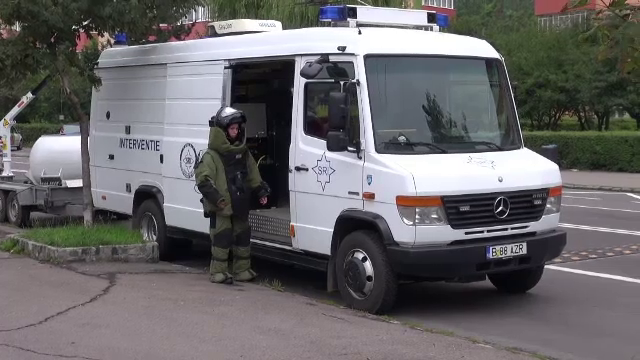 Panică în Braşov din cauza unui exerciţiu al pirotehniştilor. Coletul suspect i-a speriat pe oameni