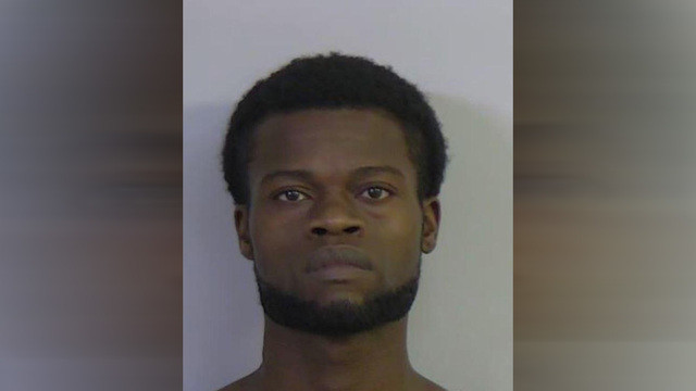 Un bărbat cu HIV a încercat să infecteze o asistentă. "Gustă sărutul morţii"