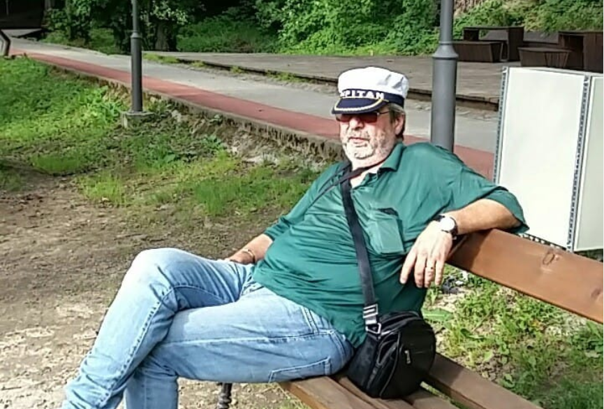 Medicul care voia să devină brancardier, respins. Motivul birocratic invocat